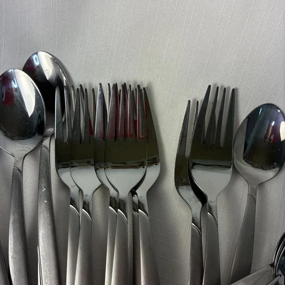 Oneida MADELINE Stainless Steel Flatware Lot 42 pieces
